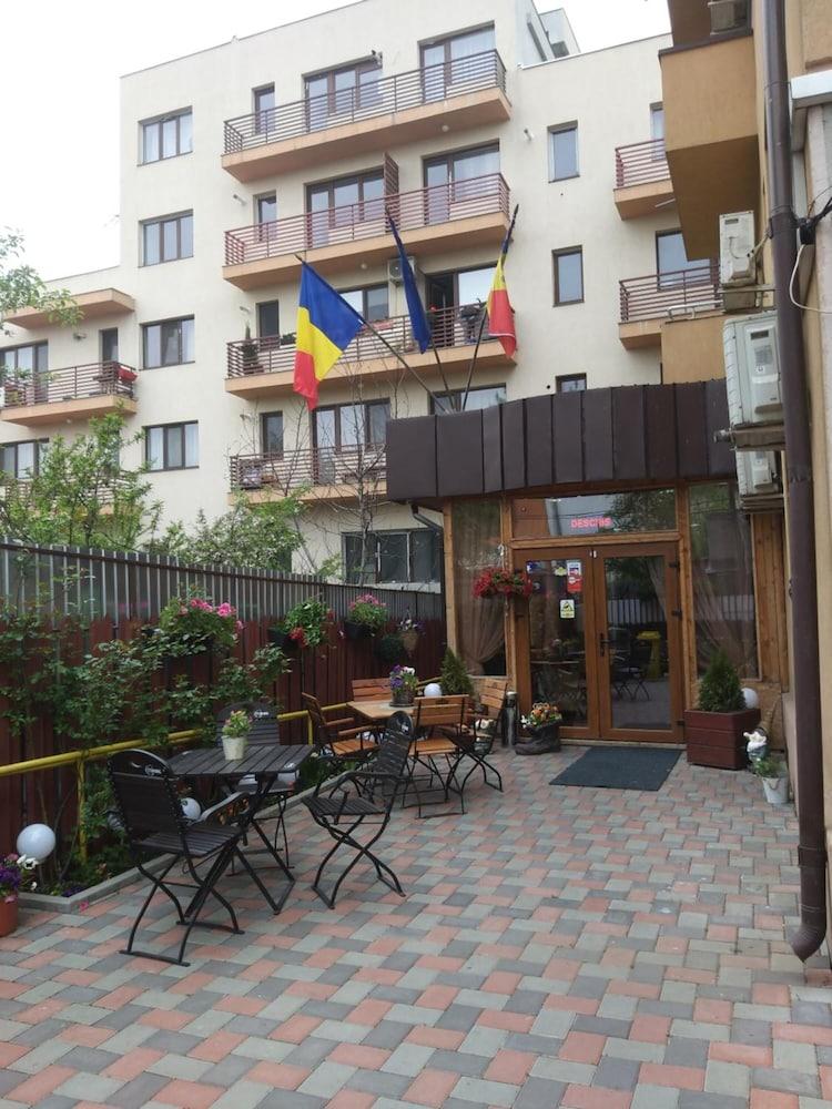 La Casa Nord Hotel Boekarest Buitenkant foto