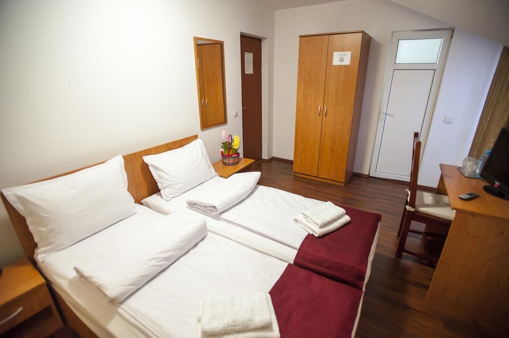 La Casa Nord Hotel Boekarest Buitenkant foto